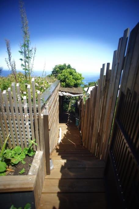 Bungalow Ecologique Avec Toilettes Seches Leu Kabanon Vue Mer แซ็งต์-เลอ ภายนอก รูปภาพ